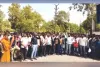 मजदूरी के लिए महाराष्ट्र गए युवक की संदिग्धावस्था में मौत, मुआवजे की मांग को लेकर प्रदर्शन