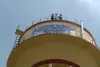 महारानी कॉलेज में पानी की टंकी पर चढ़ी छात्राएं 
