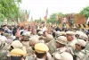 भाजपा के प्रदर्शन में अलग गुट में नजर आए नेता, हिरासत में सतीश पूनिया सहित कई नेता