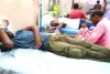 आधा दर्जन बदमाशों ने घर में घुसकर पिता-पुत्र पर किया हमला