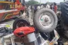 ट्रैक्टर से टकराने के बाद निजी बस पलटी 25 से ज्यादा घायल