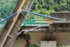 चीन में बारिश के कारण ढहा पुल, 11 लोगों की मौत