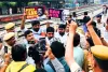 नीट परीक्षा मुद्दे पर युवा कांग्रेस ने किया रेल रोको आंदोलन, दी गिरफ्तारी