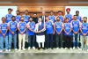 प्रधानमंत्री आवास पर पीएम मोदी से मिली टीम इंडिया, मुलाकात के बाद मुंबई निकली टीम
