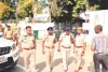 झाबर खर्रा के आवास पर सफाईकर्मियों का प्रदर्शन, पुलिस ने किया हल्का बल प्रयोग 