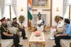 सीडीएस और तीनों सेना प्रमुखों ने द्रौपदी मुर्मु से की मुलाकात : सशस्त्र बलों के अभियान-ऑपरेशन सिंदूर की दी जानकारी, राष्ट्रपति ने की सेना की वीरता की सराहना 
