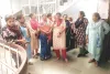 द्वारकापुरी में अव्यवस्थाओं को लेकर महिलाएं पहुंचीं हाऊसिंग बोर्ड मुख्यालय