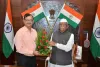 कुलगुरु पद संभालने के बाद पहली बार राज्यपाल से मिले प्रो. नन्द किशोर पांडेय, भेंट की अपनी पुस्तक