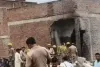लखनऊ में अवैध पटाखा फैक्ट्री में भीषण विस्फोट : 4 लोगों की मौत, 10 घायल