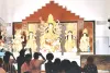 Durga Puja Festival : शाम ढलते-ढलते जगमगा उठते हैं दुर्गा पूजा के सजे-धजे पंडाल, दुर्गाबाड़ी में बड़ी संख्या में श्रद्धालुओं की भीड़