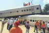 दो ट्रेनों की टक्कर में एक दूसरे पर चढ़े डिब्बे : रेलवे स्टेशन पर हड़कंप, एजेंसियों ने की मॉकड्रिल