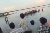 मध्य प्रदेश में बैलेंस खराब होने के कारण पलटी ट्रॉली : मूर्ति विसर्जन के दौरान तालाब में गिरी, 10 लोगों की मौत