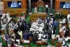 विपक्ष के हंगामे के बीच लोकसभा की कार्यवाही 12 बजे तक स्थगित, आज पेश हो सकते हैं बिल