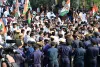 SIR मुद्दे पर वाराणसी में यूथ कांग्रेस का विरोध प्रदर्शन, 60 से अधिक कार्यकर्ता गिरफ्तार
