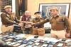 गुम हुए मोबाइल फिर से मिले तो खिले चेहरे, पुलिस ने 83 फोन असली मालिकों को सौंपे