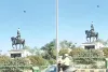 रामनिवास बाग में सवाई मानसिंह द्वितीय की प्रतिमा पर चढ़ा युवक : पुलिस ने युवक को सुरक्षित नीचे उतारा, पुनर्वास के लिए भेजा