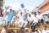 पंचायतीराज-स्थानीय निकाय चुनाव कराने की मांग को लेकर कांग्रेस का प्रदर्शन : पुलिस और कांग्रेस कार्यकर्ताओं के बीच हल्की झड़प, जोशी ने कहा- चुनाव नहीं होने से रुके 3 हजार करोड़ रुपए