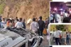 तमिलनाडु में तीखे मोड़ पर अनियंत्रित हुआ वाहन : खाई में गिरा पर्यटकों से भरा ट्रैवलर, हादसे में 9 लोगों की मौत 