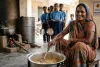 नौनिहालों को गुणवत्ता परोस रहीं, खुद 'कुपोषण' जैसी दिहाड़ी पर मजबूर