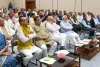 पीएम मोदी की अध्यक्षता में हुई मंत्रिपरिषद की बैठक, बोले- पीछे मुड़कर देखने का नहीं है समय, विकास कार्यो में लाए तेजी