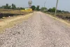 अधूरी सड़क बन रही हादसों का कारण, ग्रामीणों में रोष