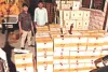 ट्रक से 62 लाख रुपए की शराब जब्त : छिपाने के लिए प्लास्टिक पाइपों के नीचे बना रखा था गुप्त कम्पार्टमेंट, चालक फरार