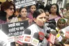 पेट्रोल और गैस के दामों में बढ़ोतरी : राजस्थान महिला कांग्रेस का गवर्नमेंट हॉस्टल पर प्रदर्शन, दाम बढ़ने के बाद विपक्ष बना हमलावर