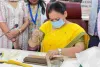 250 वर्ष पुरानी सुश्रुत संहिता पांडुलिपि बनी आकर्षण का केंद्र, विशेषज्ञों ने लाइव संरक्षण तकनीक का किया प्रदर्शन