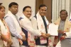हिमंता सरमा ने राज्यपाल से की मुलाकात : सरकार बनाने का दावा पेश किया, कहा- समृद्ध असम की यात्रा को अधिक गतिशील बनाने के लिए एक बार फिर से प्रतिबद्ध
