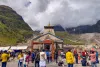 चारधाम यात्रा में फर्जी ट्रैवल एजेंटों का जाल! केदारनाथ जा रहे श्रद्धालु बने ठगी का शिकार, फर्जी एजेंट पर किराया और नकदी हड़पने का आरोप