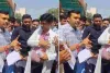 जेएलएन अस्पताल में हटाए गए 227 नर्सिंग ऑफिसरों का तीसरे दिन भी धरना जारी, खून से लिखा मांग-पत्र सौंपा