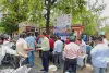 वंदे गंगाजल संरक्षण अभियान के तहत जलदाय कर्मचारियों ने बांटा शर्बत, जल बचाने का दिया संदेश