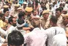 तेज रफ्तार ट्रेलर ने बाइक सवार चाचा और भतीजी को कुचला : चाचा का शव सड़क पर बिखरा, ग्रामीणों और पुलिस में तकरार