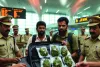 मुंबई एयरपोर्ट पर कार्रवाई : ट्रॉली बैग से निकला 8.56 करोड़ का गांजा,  2 श्रीलंकाई नागरिक धरे
