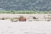 कश्मीर में अचानक बढ़ा नदी का जलस्तर : एसडीआरएफ ने 3 बच्चों को निकाला सुरक्षित, पुलिस का लोगों आग्रह, नदी से रहे दूर