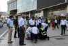 मुंबई में मॉल के पास गंभीर घायल मिली महिला, वीडियो वायरल