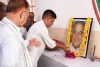 कांग्रेसजनों ने बरकतुल्लाह खां को पुष्पांजलि की अर्पित, कांग्रेस नेता और कार्यकर्ता रहे मौजूद