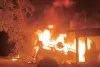 उत्तर प्रदेश: डीजल टैंकर में लगी भीषण आग, 3 लोग जिंदा जले