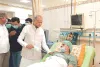 कांग्रेस नेताओं ने जूस पिलाकर तुड़वाया छात्र नेता शुभम रेवाड़ का अनशन