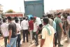 डंपर में पीछे से घुसी कार: शिक्षक पति-पत्नी, मां समेत चार की मौत