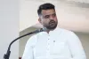 जेल में प्रज्वल का ‘मोबाइल कनेक्शन’! बैरक से फोन बरामद, CCB ने दर्ज किया केस