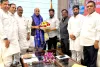 तेलंगाना सीएम रेवंत रेड्डी ने की राजनाथ सिंह से मुलाकात, डिफेंस एक्सपो-2026 का दिया निमंत्रण