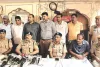झुग्गी झोंपड़ी में रहने वाली महिला ने चोरी किए थे करोड़ों रुपए कीमत के रत्न, गिरफ्तार