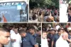 CEC के खिलाफ राहुल, प्रियंका और खड़गे के नेतृत्व में विपक्ष का सुप्रीम कोर्ट तक मार्च, पुलिस ने रोका; आकाशवाणी की ओर बढ़े नेता