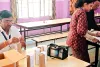 पीजी हॉस्टल्स पर फूड सेफ्टी टीम के छापे, एक्सपायरी सॉस की बोतलें और दूषित सामग्री कराई नष्ट