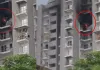 ग्रेटर नोएडा में भयावह हादसा : सोसाइटी में फ्लैट की बालकनी में लगी भीषण आग, मेंटिनेंस टीम की सतर्कता से टला बड़ा हादसा