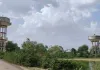 देईखेड़ा में गहराया जल संकट : "हर घर नल" योजना फेल, लोगों को दूर-दराज से  लाना पड़ रहा पानी