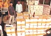 ट्रक से 62 लाख रुपए की शराब जब्त : छिपाने के लिए प्लास्टिक पाइपों के नीचे बना रखा था गुप्त कम्पार्टमेंट, चालक फरार