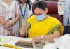 250 वर्ष पुरानी सुश्रुत संहिता पांडुलिपि बनी आकर्षण का केंद्र, विशेषज्ञों ने लाइव संरक्षण तकनीक का किया प्रदर्शन