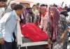 गलत इंजेक्शन लगाने के बाद एमबीएस अस्पताल में दो मरीजों की एक साथ मौत, शवों को सड़क पर लाकर परिजनों ने किया प्रदर्शन 